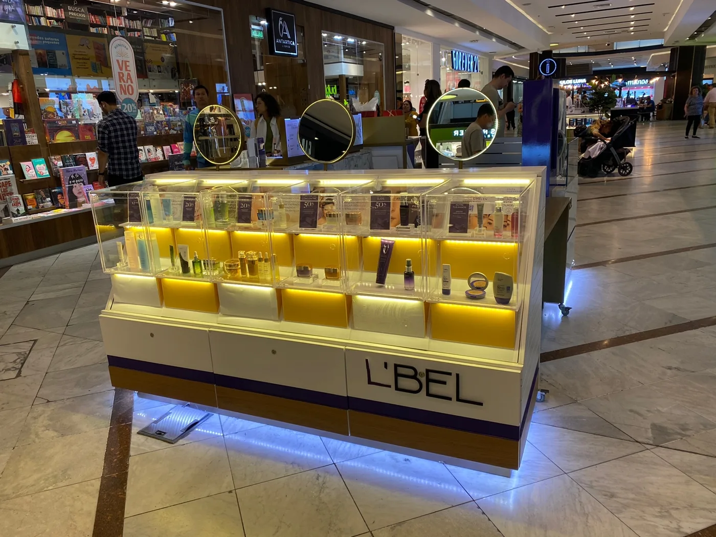 L’Bel · Exhibición en el punto de venta