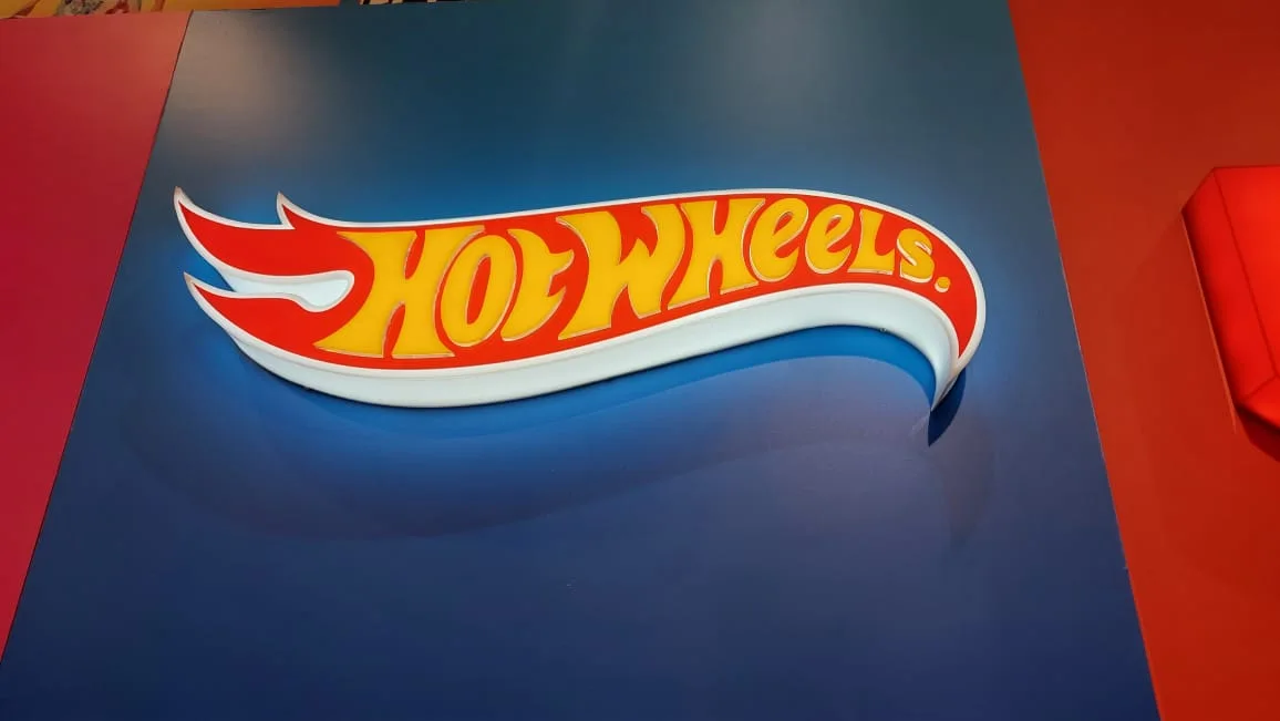 Hot Wheels · Volumen, color y velocidad