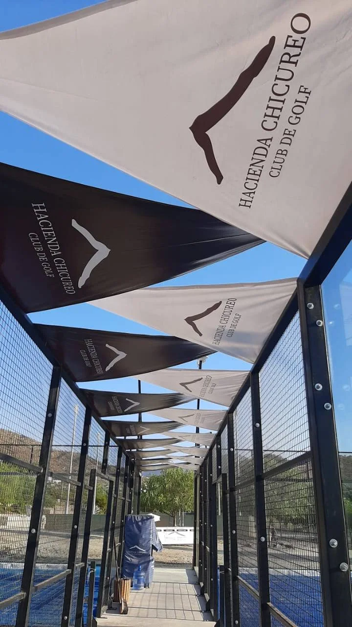 Arquitectura comercial · Soportes que dan forma al espacio